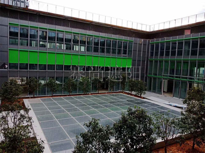 招商局前海經貿中心三期幕墻外電動遮陽卷簾工程（G30項目）現場實景圖